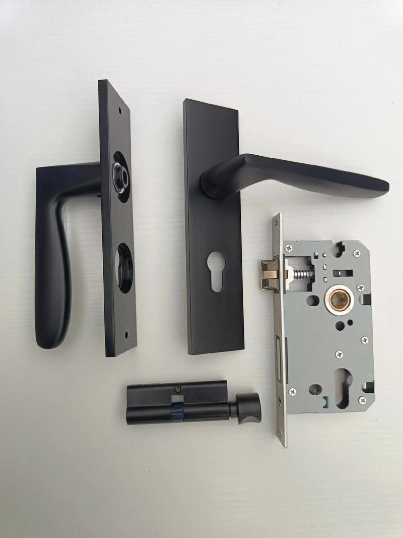 室內木門鎖選購指南 優(yōu)質五金鎖具現(xiàn)場實拍與全國發(fā)貨服務